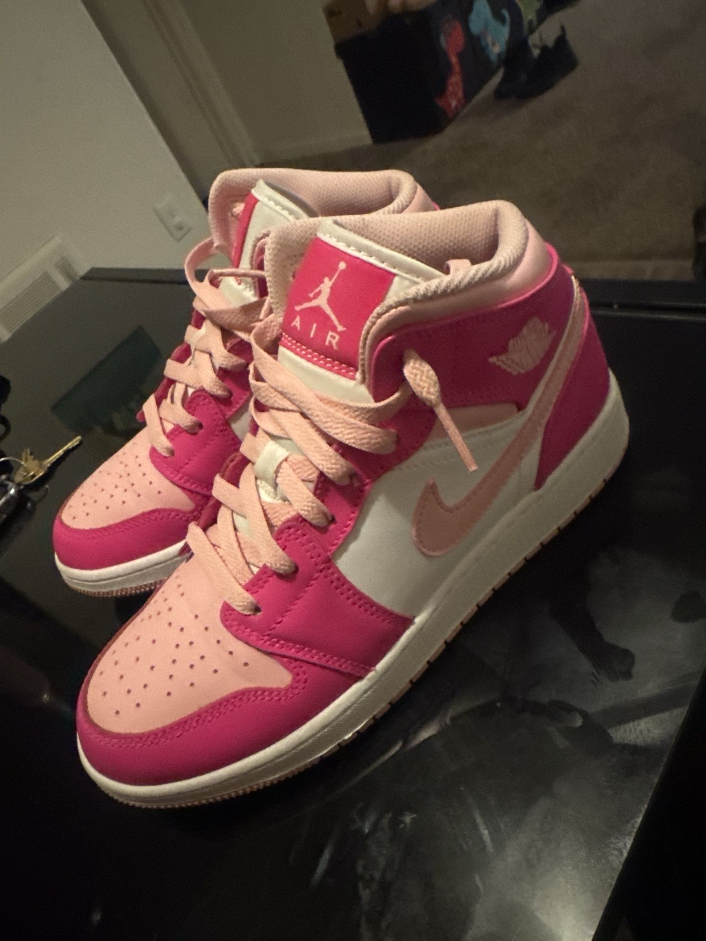 Air Jordan 1 Mid GS – Pink/Coral (Size 5.5Y)