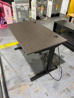 Uplift Electric Adjustable Height Desk Gray Top