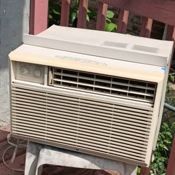 5450 BTU Air Conditioner*AC* Window Unit 