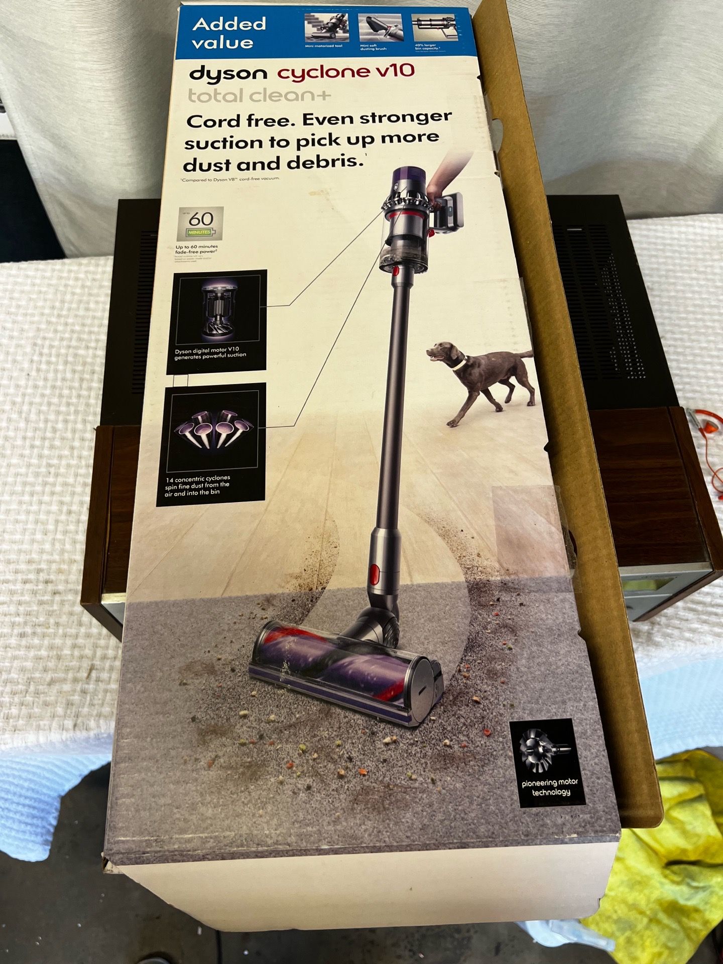Dyson cyclone v10 total clean cordless vacuum cleaner