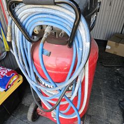 33gal Air Compressor Husky