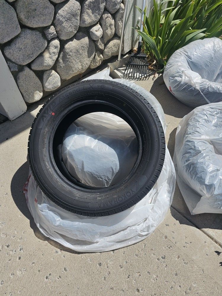 4 new yokohama Avid Ascend LX P 195/60 R16 89H tires