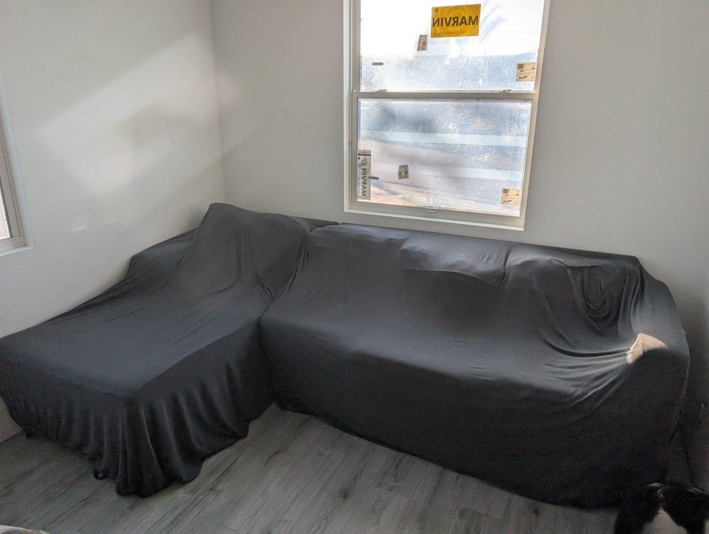 Sectional Sofa With Chaise