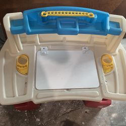 Step2 Deluxe Art Master Desk