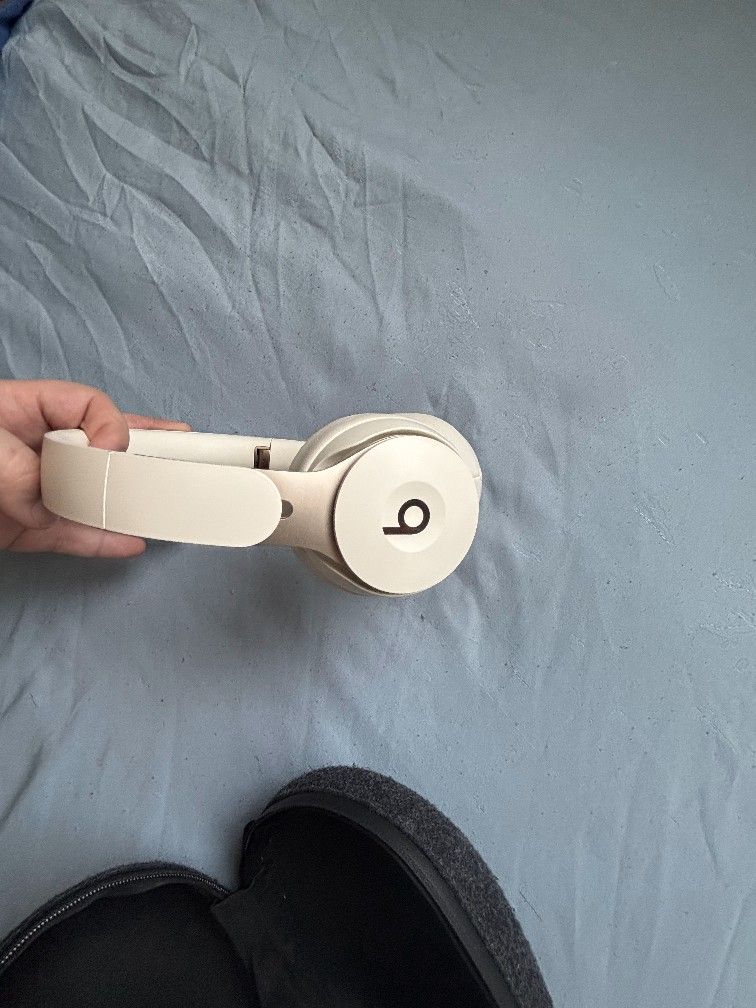 Beats Solo Pro