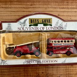  Lledo Days Gone Souvenir of London Special Edition set featuring a diecast fire truck and double-decker bus