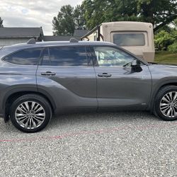 2020 Toyota Highlander Hybrid