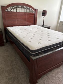 Queen Size Bedframe