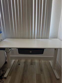 Standing desk 55x24" large capacity