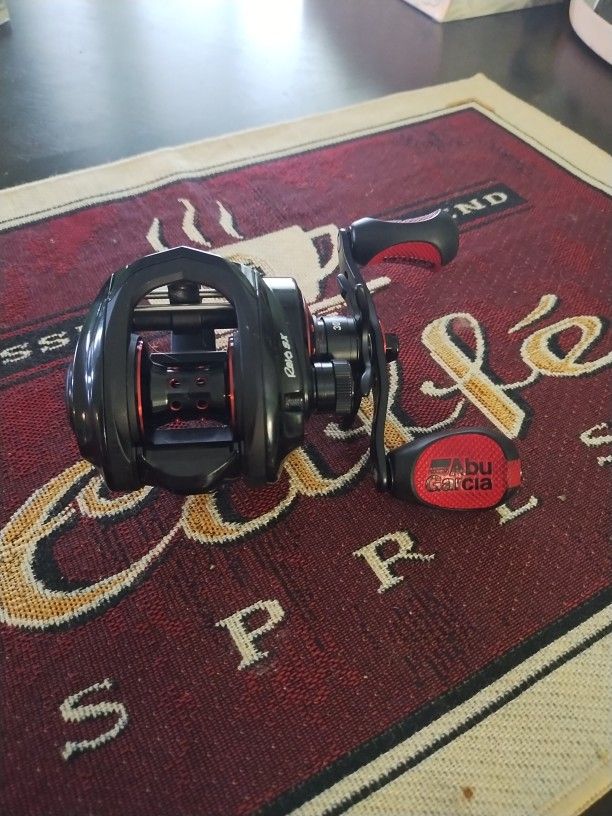 Abu Garcia Revo 4 SX HS Bait Caster Reels