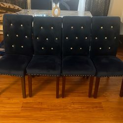 Four Dining Chair In Blue Color 