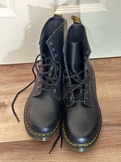 Dr. Martens BRAND NEW