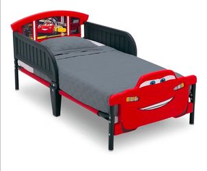 LIGHTNING MCQUEEN TODDLER BED