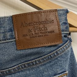 Abercrombie & Fitch blue loose leg jeans Size 31”
