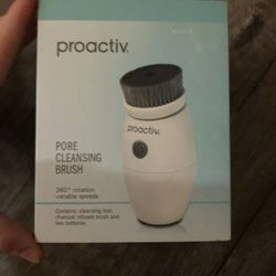 BRAND NEW PROACTIV FACE CLEANSING BRUSH GET IT NOW !!