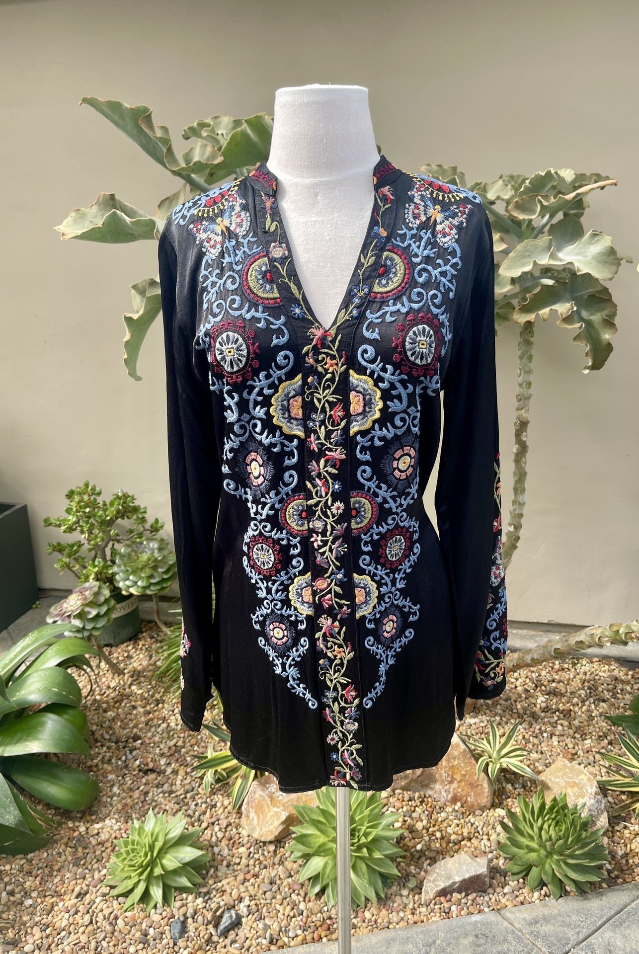 Johnny Was Satin & Embroidered Tunic Top, Size Small NEW WITH TAGS