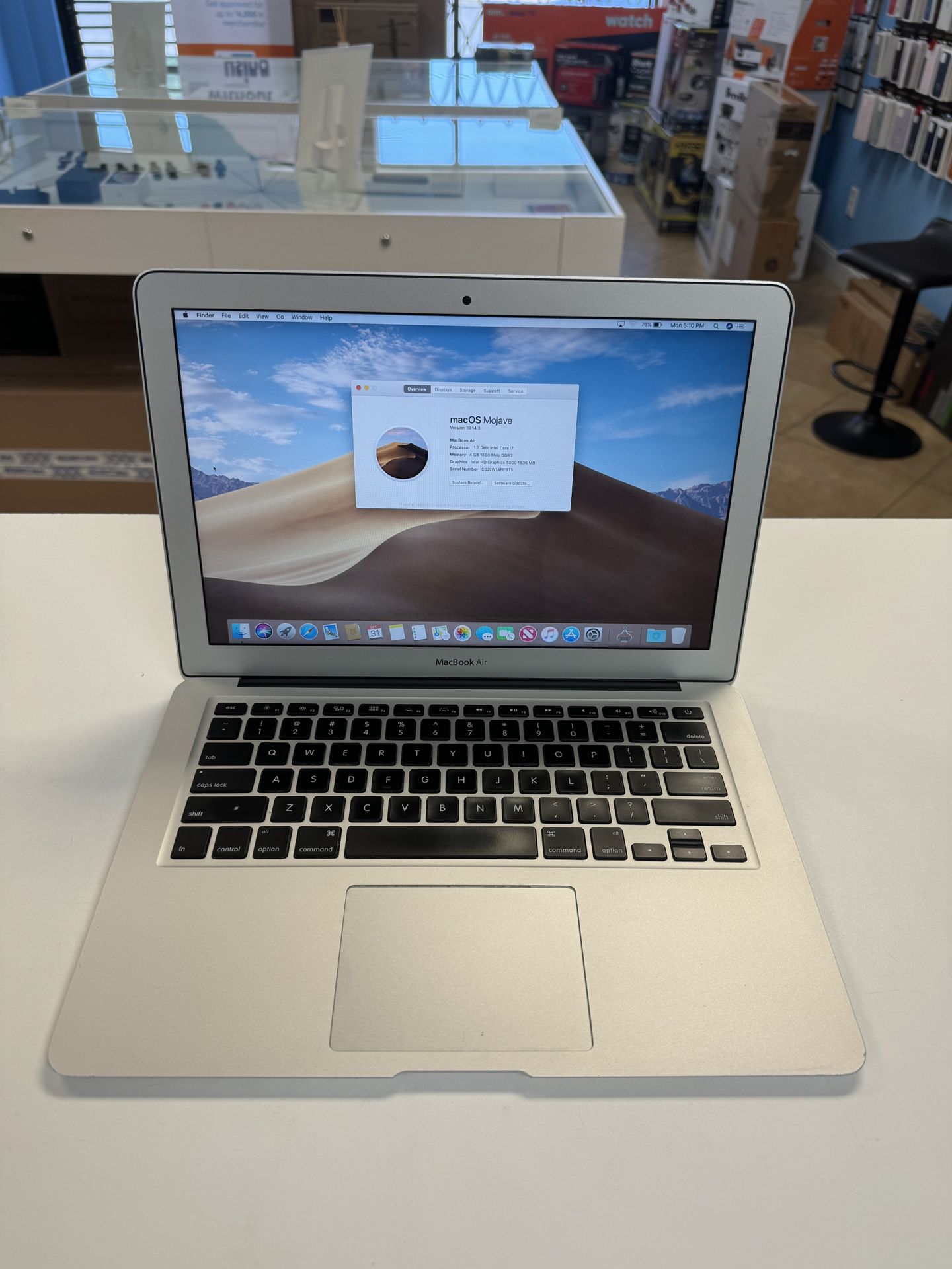 MacBook Air 13inch i7/4/128ssd Very Good condition