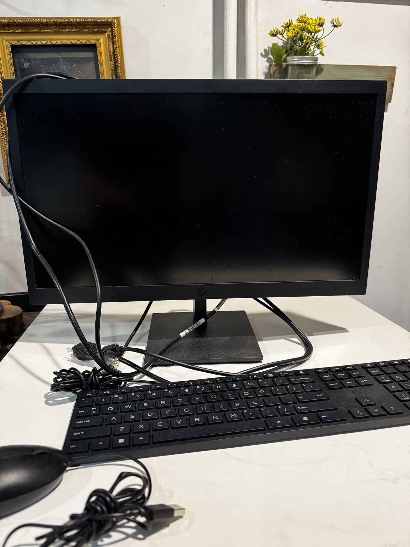 HP Monitor 21.5” Package