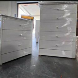 DRESSER AMD MATCHING NIGHT STAND 
