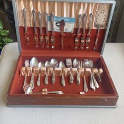 Rogers 1881 Silverware Set For 8 