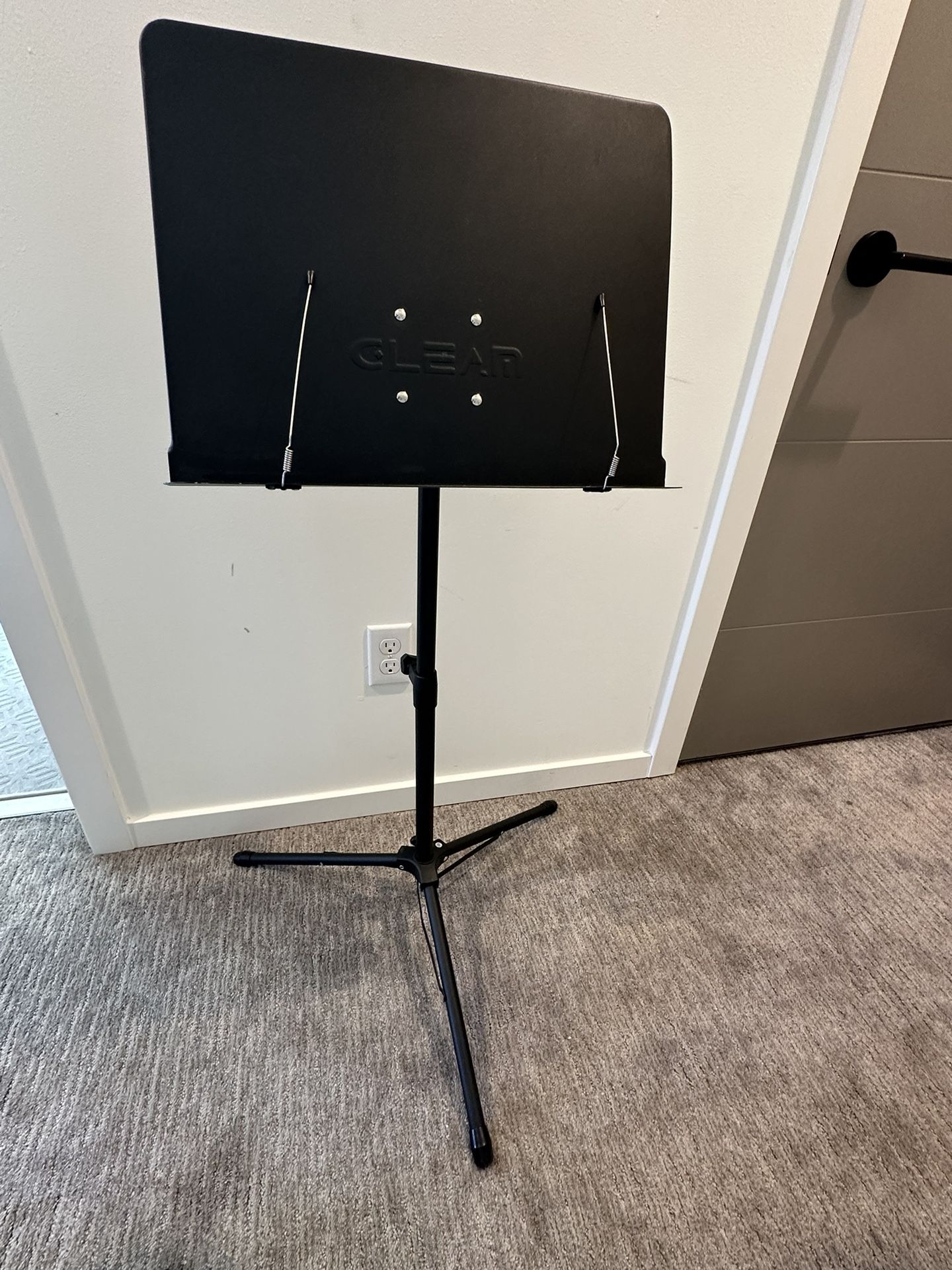 Music Stand - Adjustable 