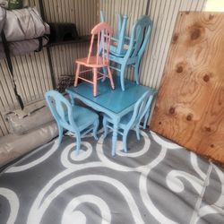 Table an chairs for kids
