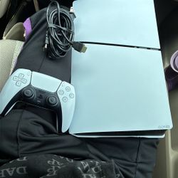 PlayStation 5 Slim Console Digital Edition - 825GB - PlayStation 5