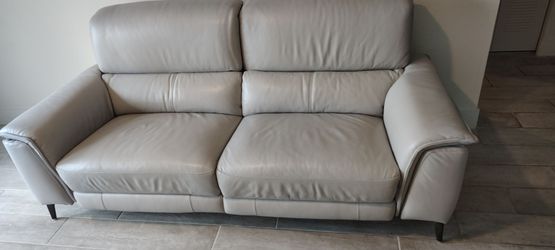 Leather two sided recliner 84 x 37