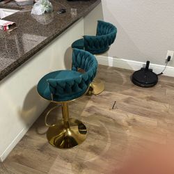 4 Bar Stool