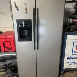 Hot Point Refrigerator 