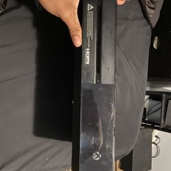 Xbox One (comes with wires/remote)