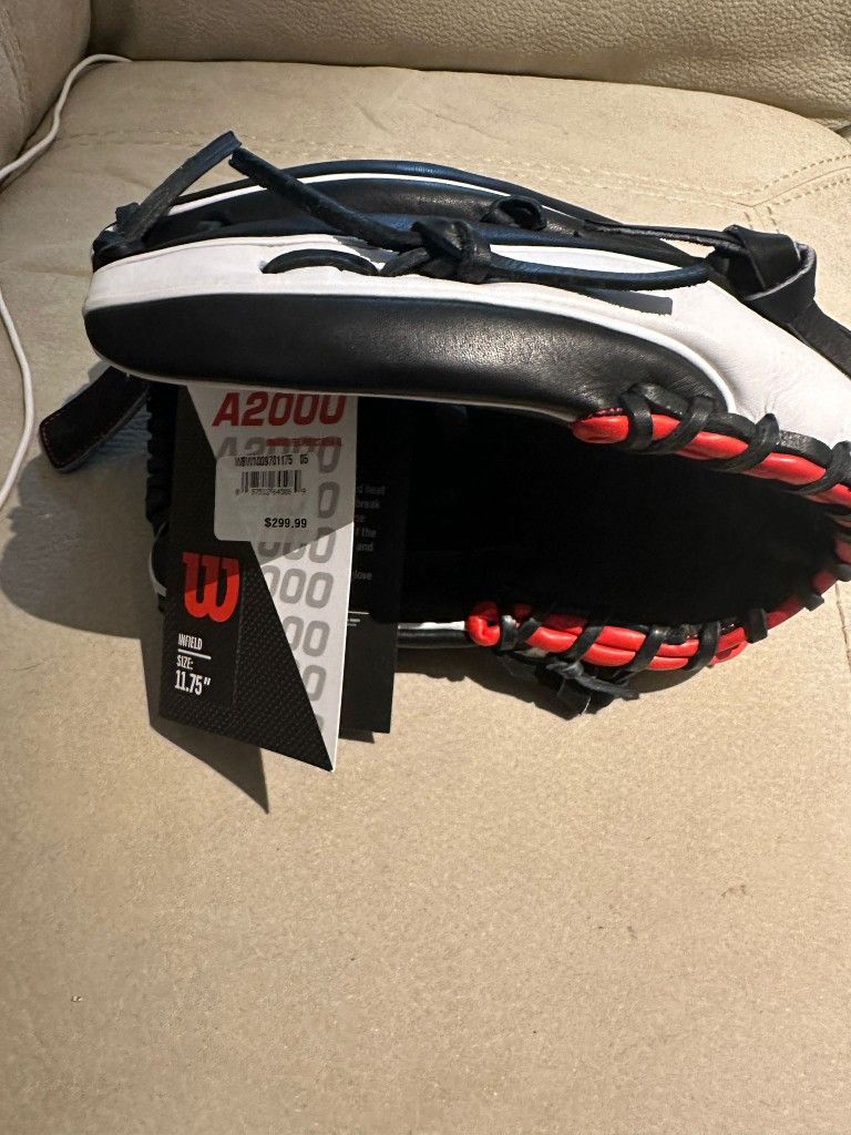 Baseball Glove- Wilson A2000