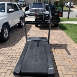 Treadmill NordicTrack Commercial 2450 With WIFI
