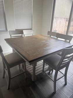 Dining room table