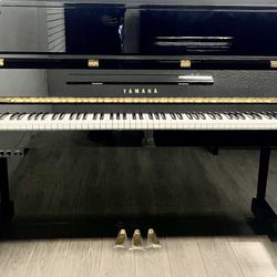 2010 Yamaha Silent Feature Upright Piano Built In Japan 