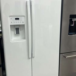 GE 25.3 cu. ft. Side-by-Side Refrigerator