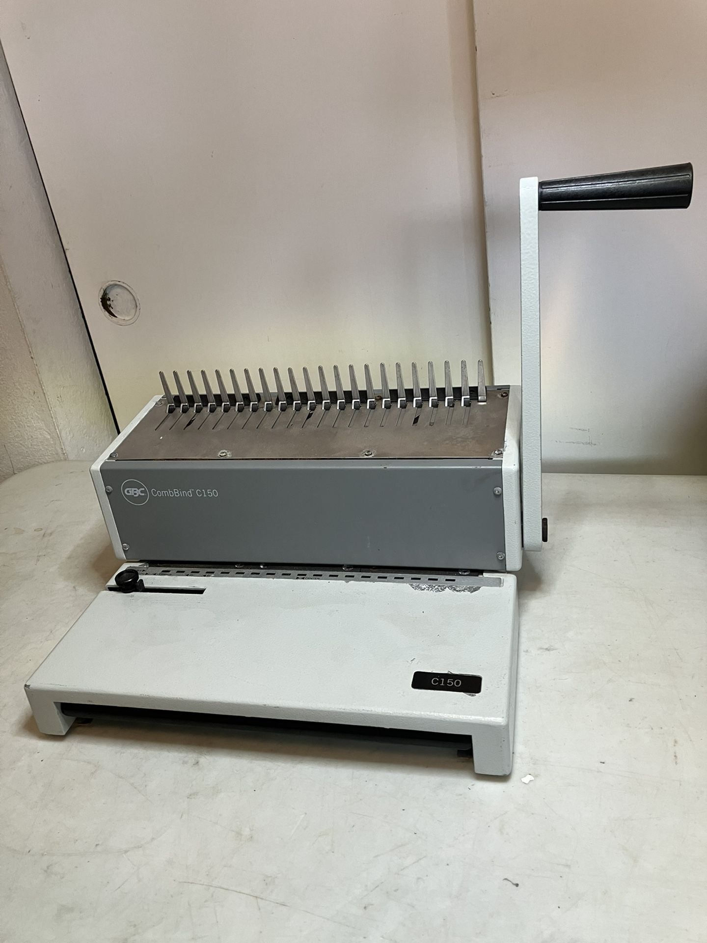 GBC CombBind C150 Comb Binding Machine Book / Report Binder sold as pictured, firm price, email to see it