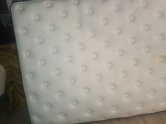 QUEEN SIZE MATTRESS