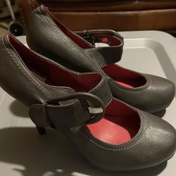 MADELINE GIRL High Heels- Charcoal Gray size 9.5