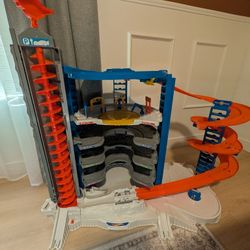 Ultimate Hot Wheels Garage