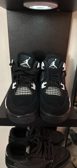 Jordan 4’s White Thunder