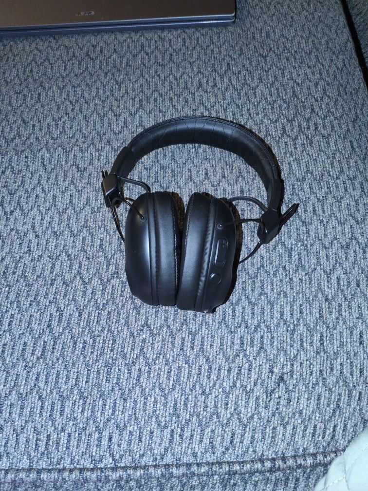 JLAB AUDIO
STUDIO PRO WIRELESS OVER-EAR HEADPHONES