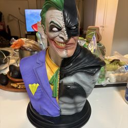 Batman Statue figure