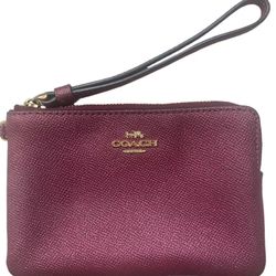 COACH CF547 Corner Zip Leather Wristlet Black Cherry / Gold