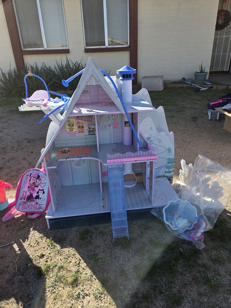 LOL dollhouse