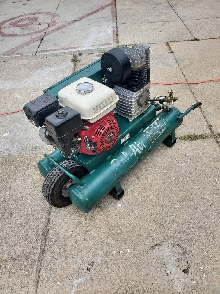Rol-air Gas Air Compressor (Has A Little Hole On One Thank)