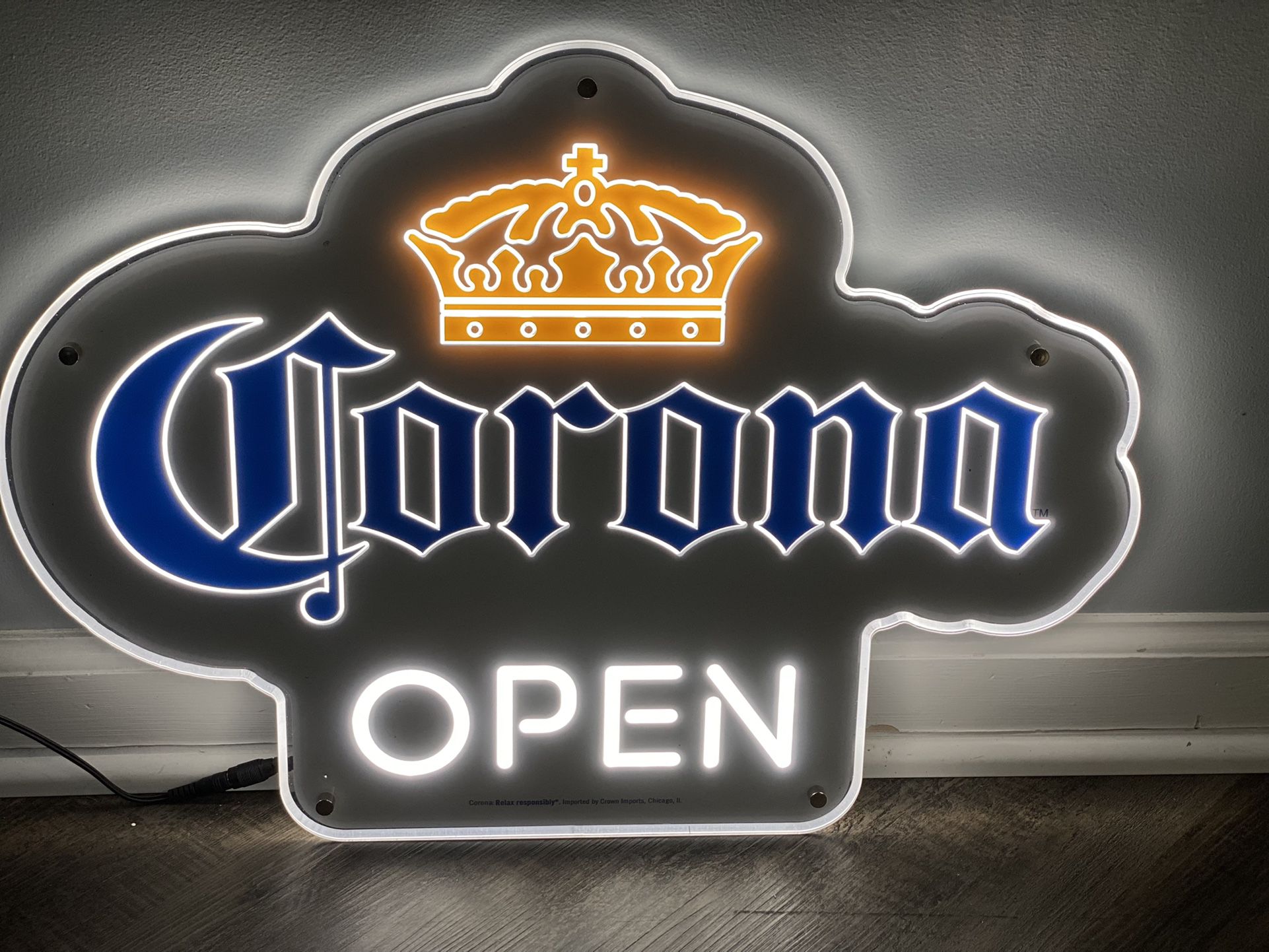 New In Box Corona Open/closed LED Beer Sign