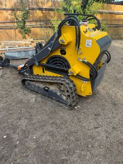 Mini skid steer