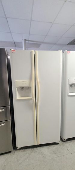 Frigidaire Side‑by‑Side Fridge – Ice & Water, White, Clean