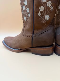 Cowboy boots Brown Leather Floral Embroidered